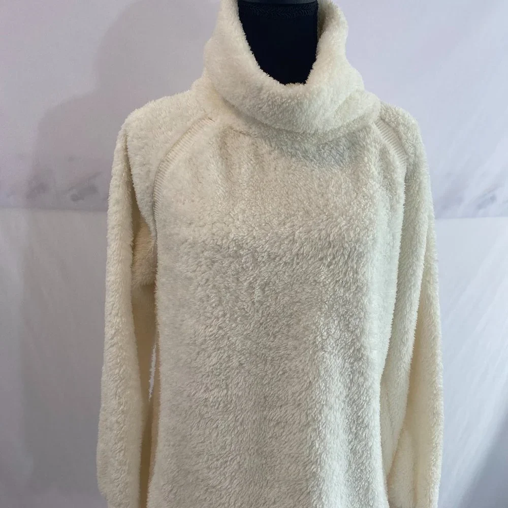 SOLD Old Navy Winter White Fleece Mock Neck Long Sleeve Top NWOT - Picture 12 of 15